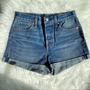 Levi’s High Rise Wedgie Shorts